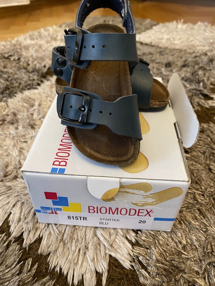 Papucei primi pasi biomodex