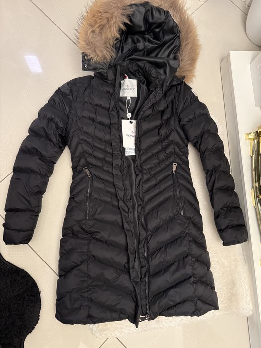 Geaca noua neagra cu gluga detasabila , marimea s , noua cu eticheta