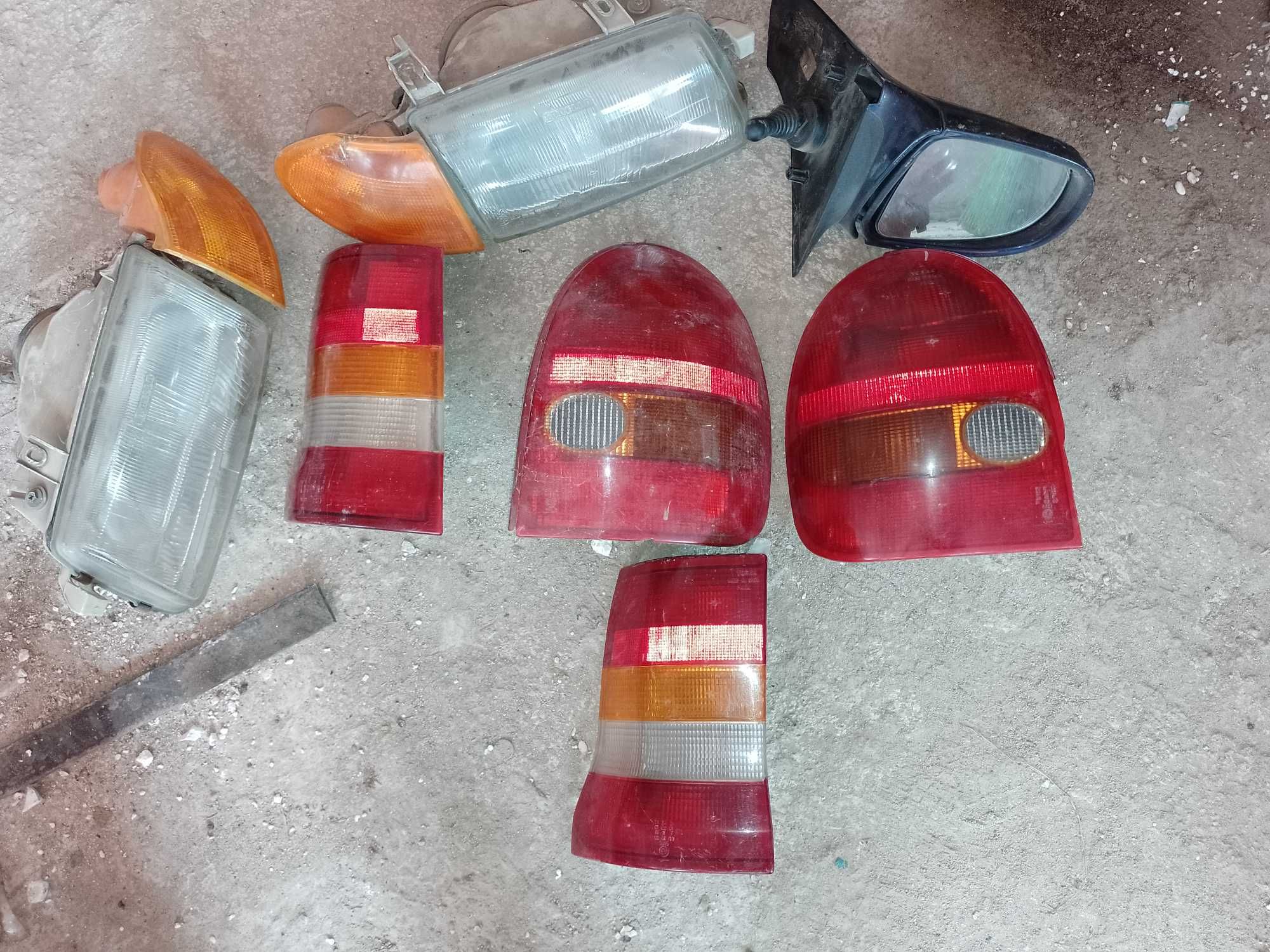 Стопове и фарове за опел