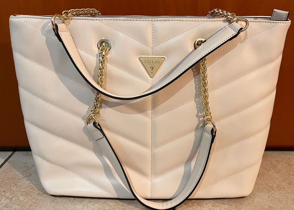 Guess нови дамски чанти