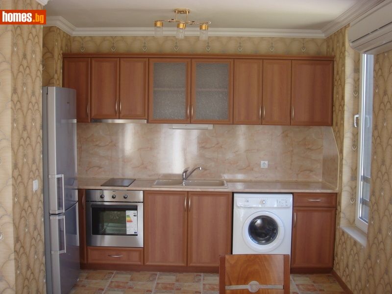 Апартамент-117 кв.м-Пловдив/Продавам