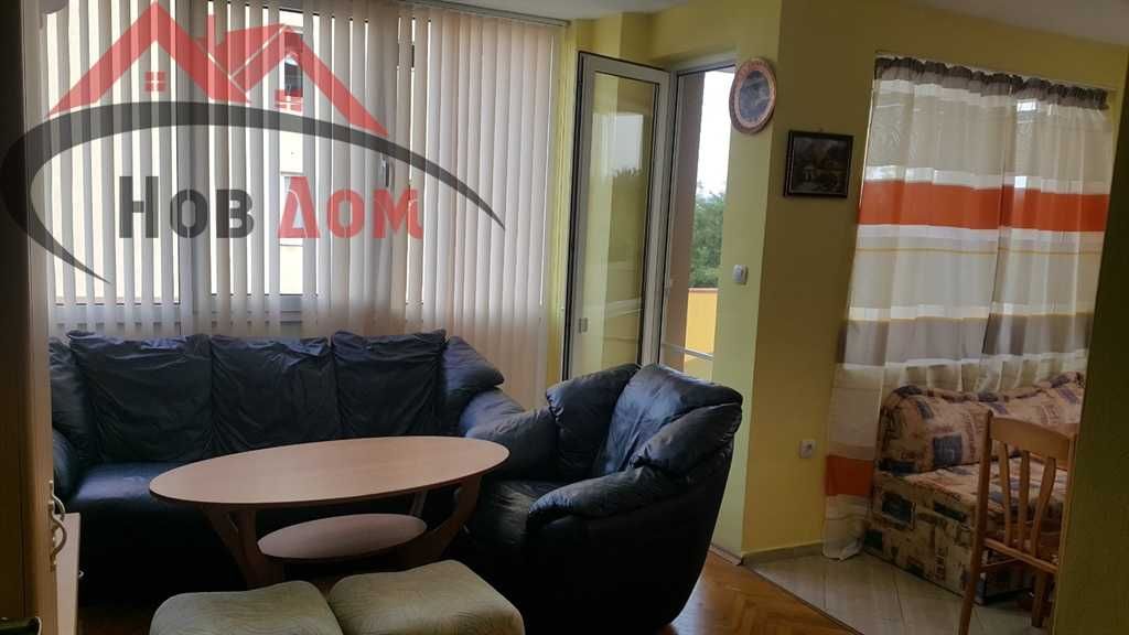 Дава се под наем Тристаен апартамент в Велико Търново, Акация - 100 кв.м за 357 € - Снимка #1
