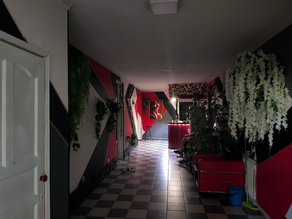 Сауна.. Отдельные кабинки. Караоке. Прямые трансляции.