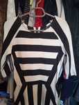 Rochie neagră cu dungi Bershka