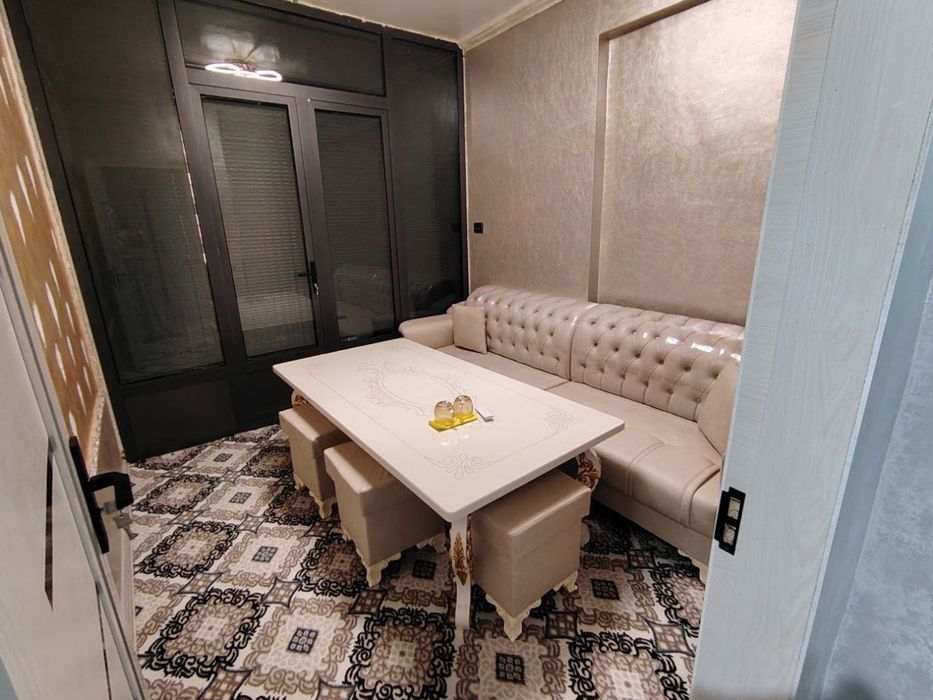 Fargona shaxar oybek radomdi yonida kunli kvartira bor bezzaks quyamiz