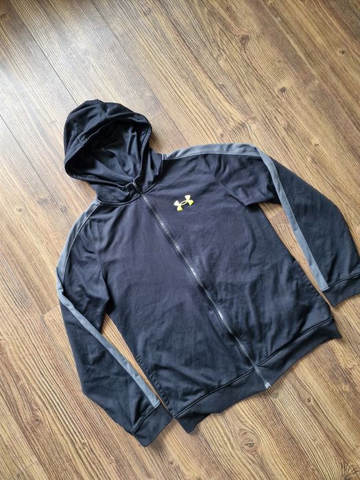 Страхотно  мъжко спортно долнище горнище UNDER ARMOUR размер S/M