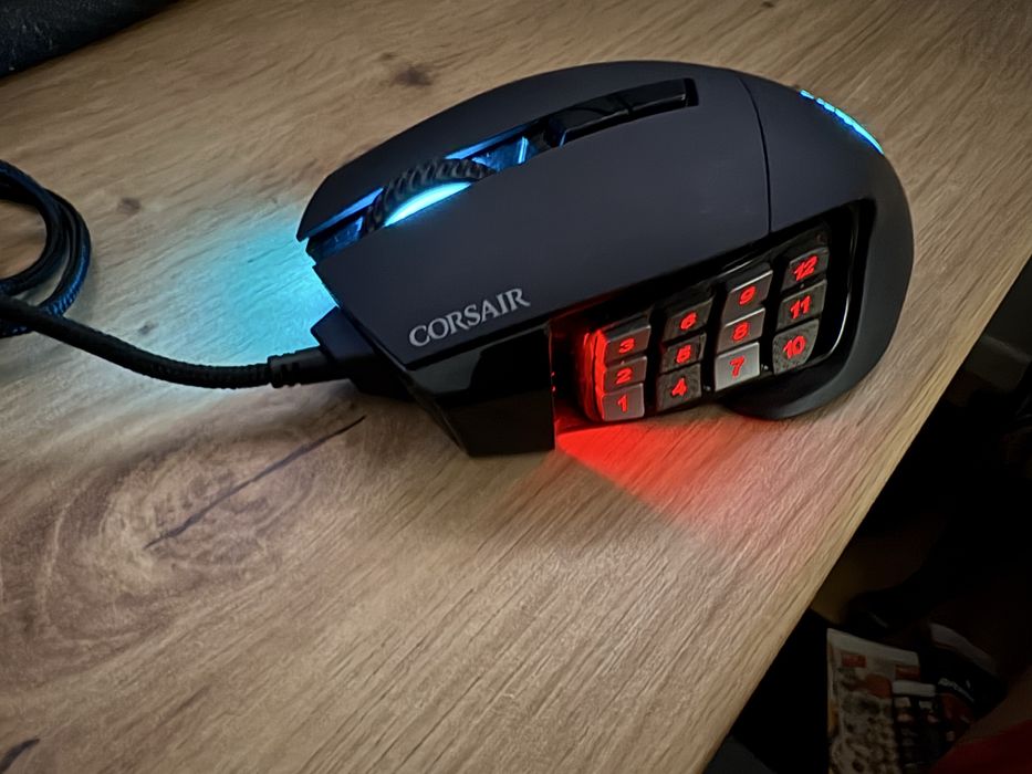 Mouse Gaming Corsair Scimitar RGB Elite ca nou