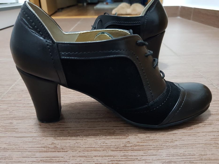 Vând Pantofi noi piele nr.36