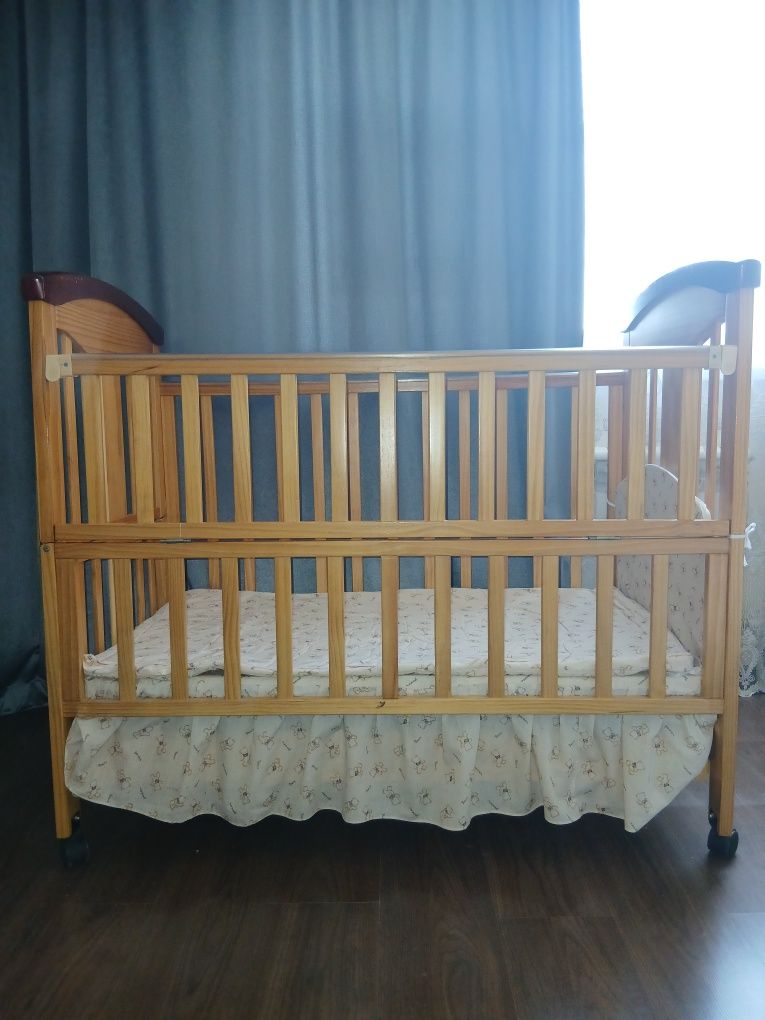 Детская кровать манеж