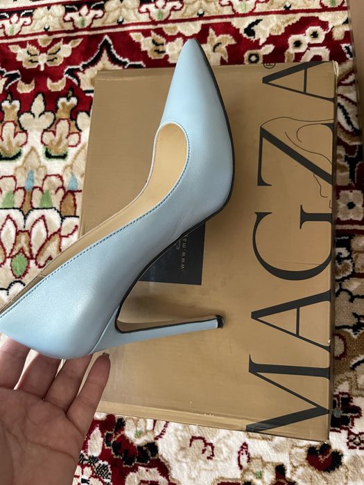 Туфли лабутены голубые