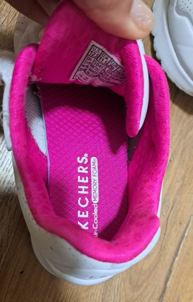 Детски маратонки Skechers в бяло, 29 номер
в бяло