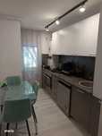 Apartament cu 4 camere, Micro 17, langa piata