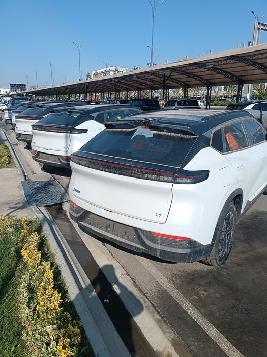 Dong feng aelous L7 EV 518 km