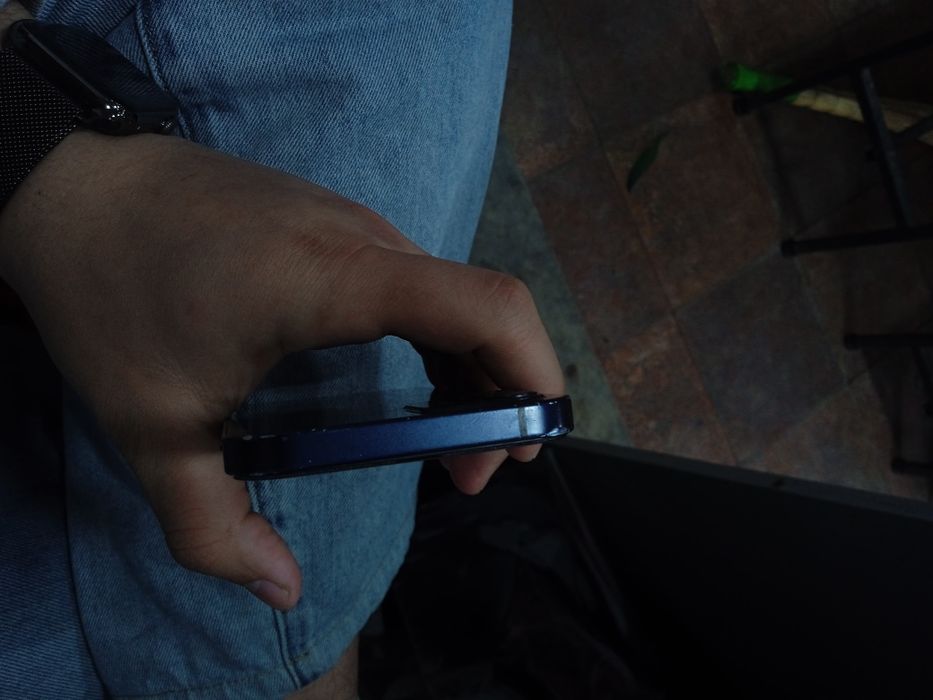 айфон 12  64/79%