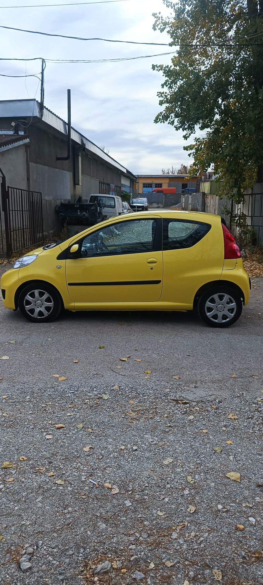 Pegeot 107 1.0 .