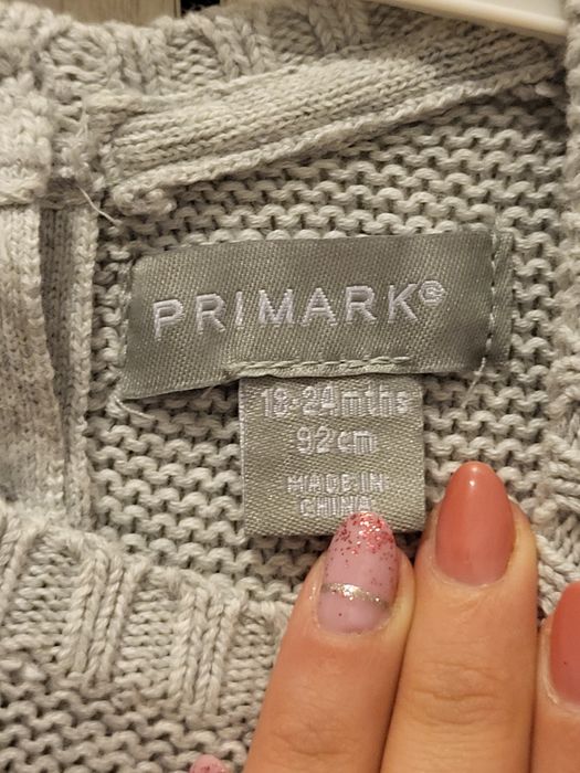 Vând 2 rochițe fetiță