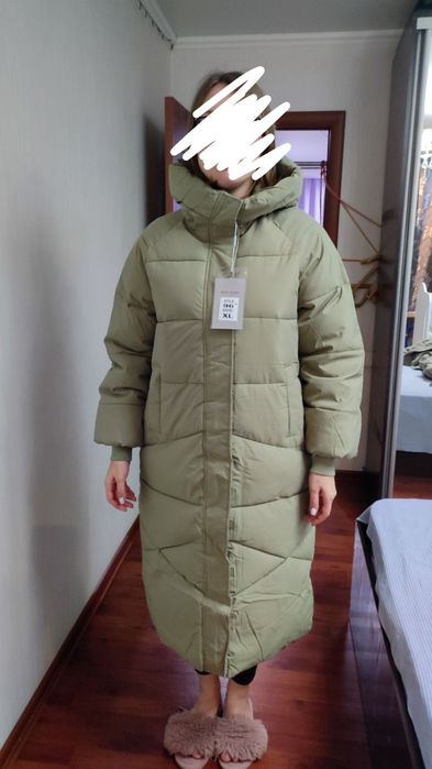 Продам зимние куртки новые