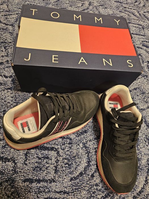 Pantofi sport Tommy Hilfiger negru cu roz 39