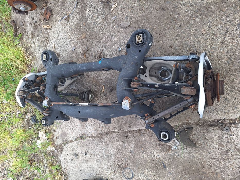 punte spate bmw x1 2.0 motorina 2009