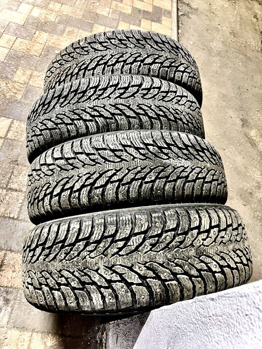 Nokian Hakkapeliitta 8 SUV 235/55/20 • Зимняя резина шины шипы колеса