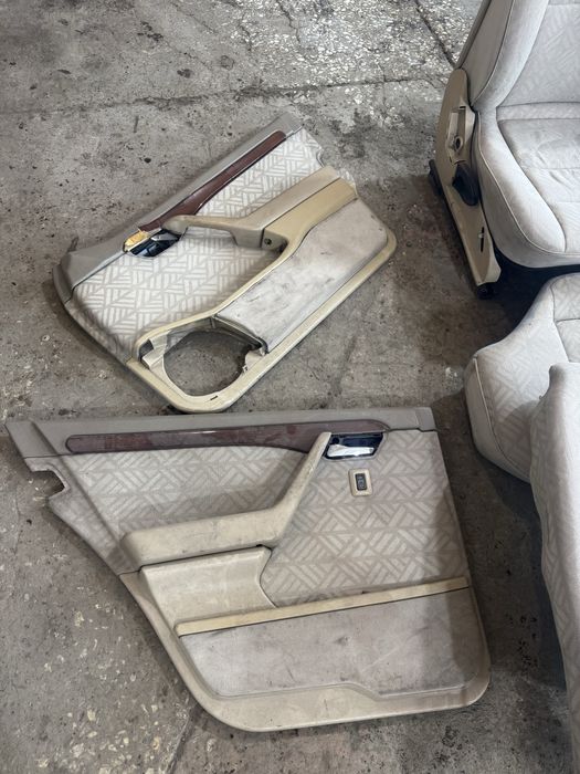 Сидения + обшивки w202