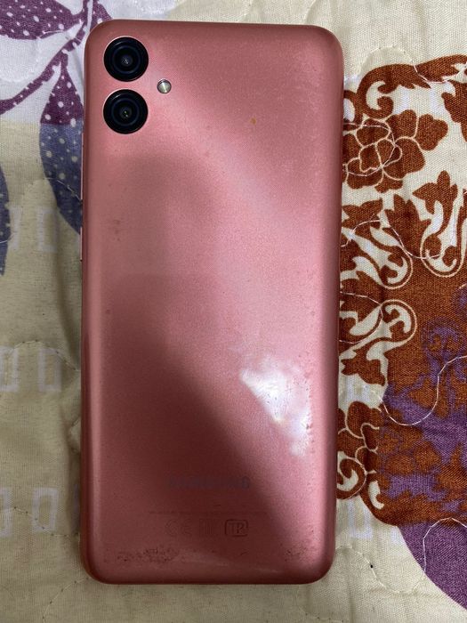 СРОЧНО ПРОДАЁТСЯ, самсунг А04е, продам за 10-15к экран не работает