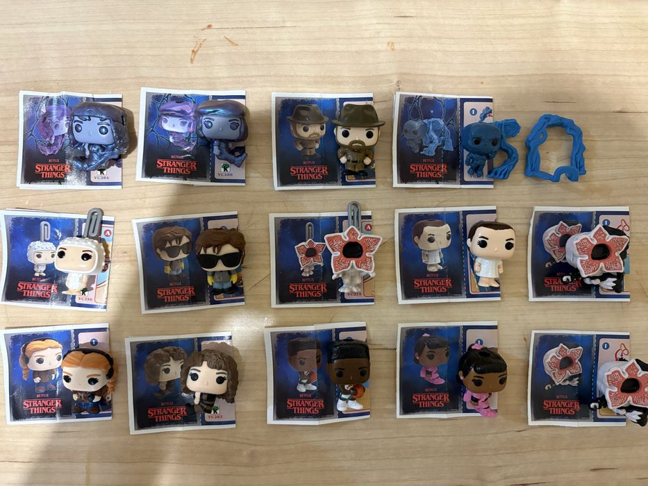 игрушки из Kinder Joy Stranger things