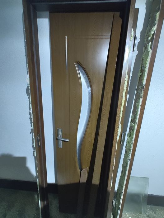 Uși de interior cu geam decorativ – 6 buc (3x80cm, 3x70cm)