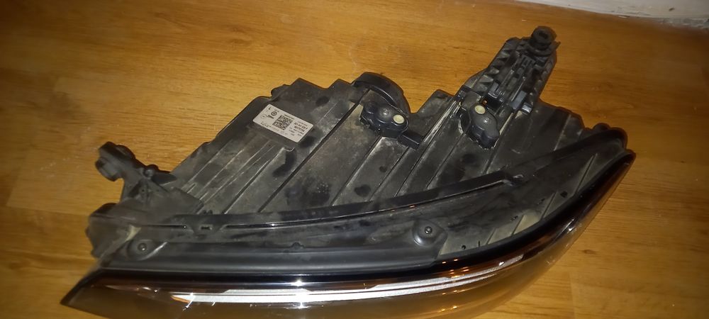 Far stanga VW passat b8 facelift led