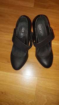 Обувки дамски с ток