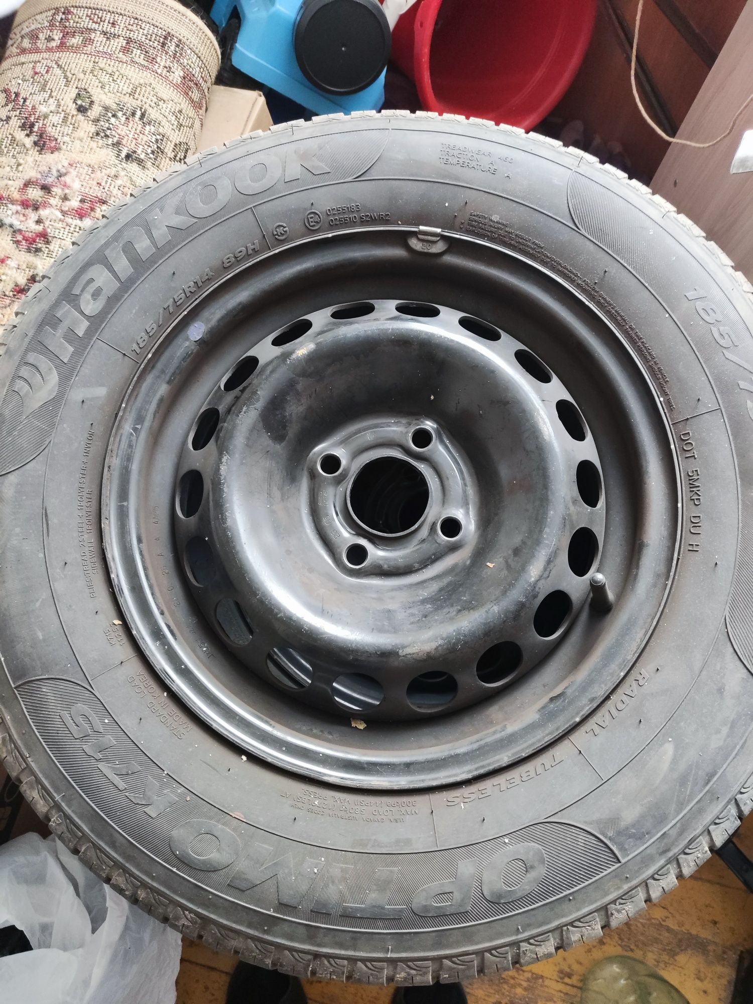 Продам комплект шин 175/65 R14