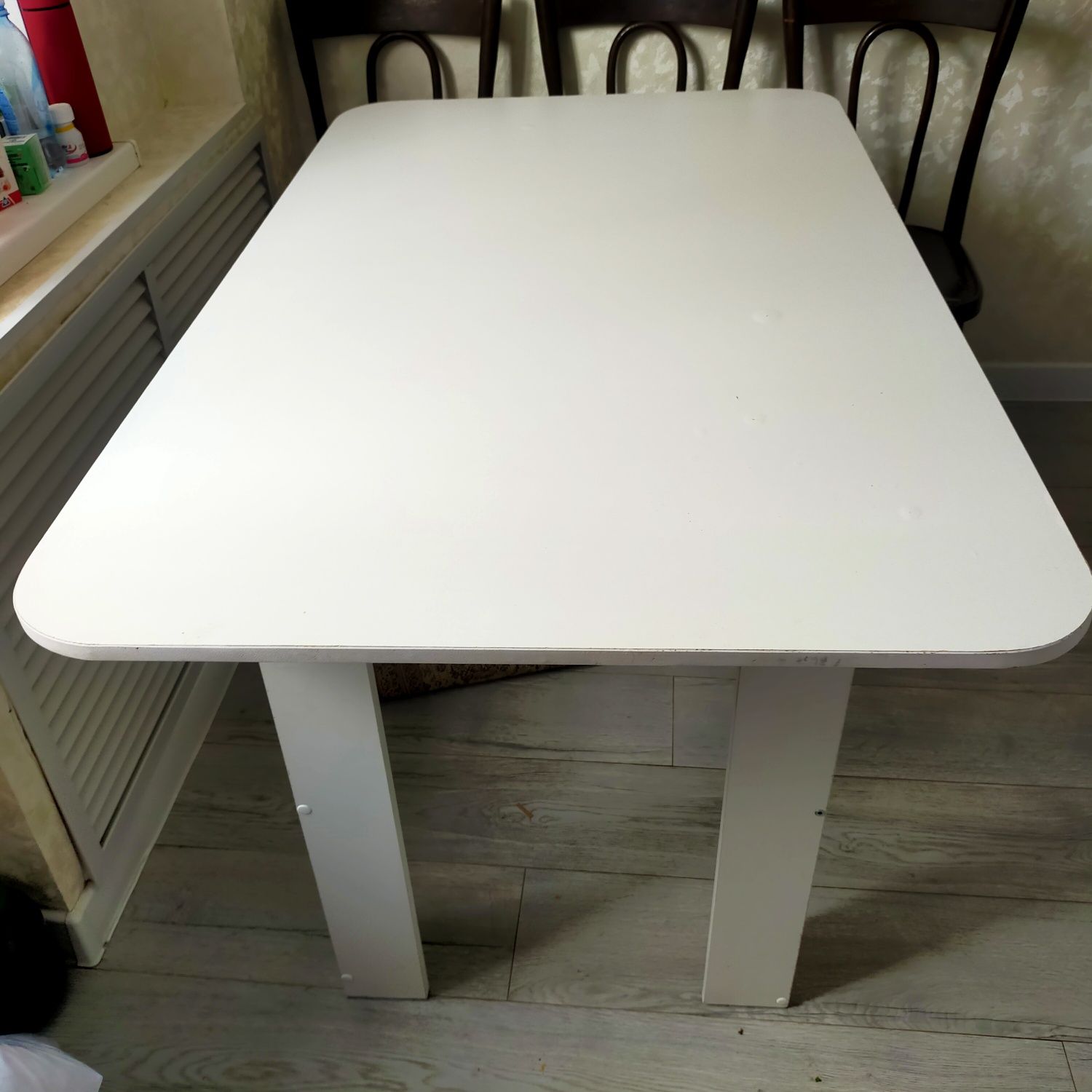 Продам большой, удобный кухонный стол!