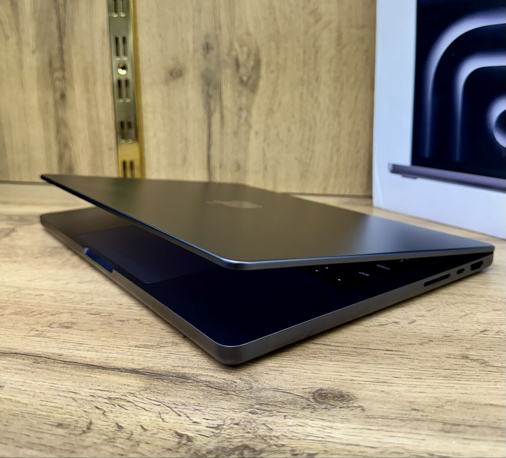 Macbook M3 Pro 18/512GB 100% Емкость