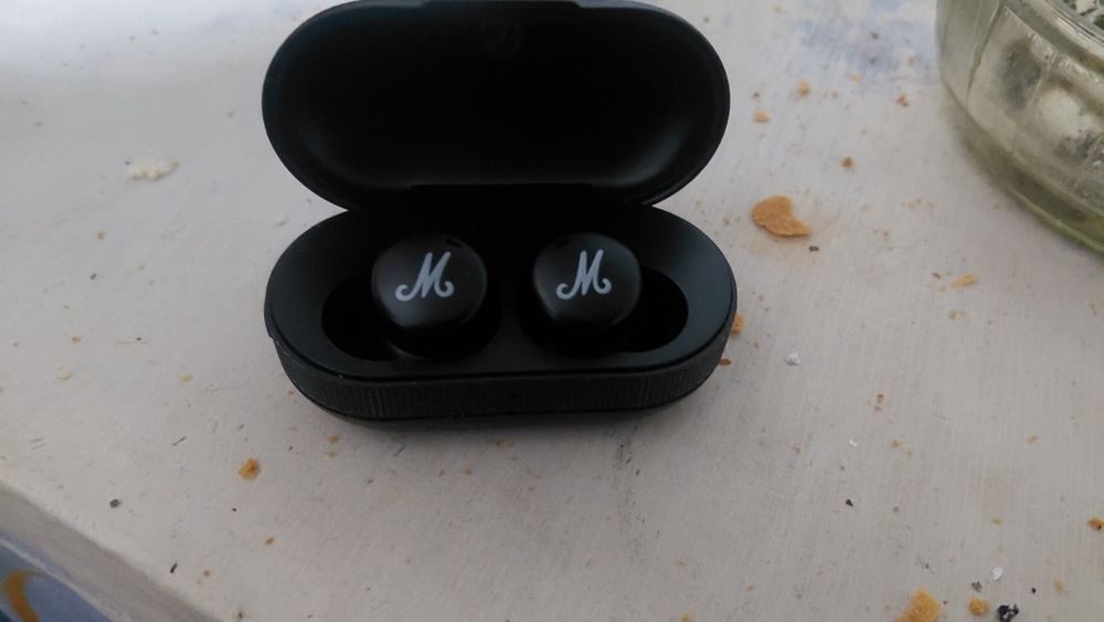 Продам наушники хороший звук