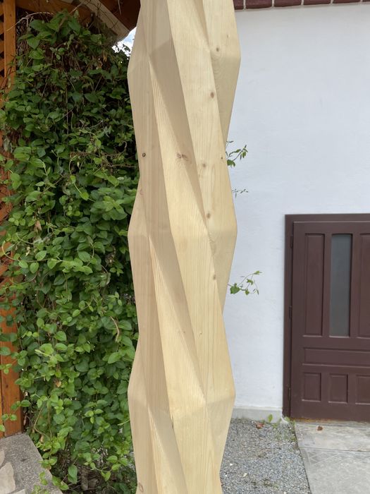 Stalpi de lemn pentru terasa si balcon