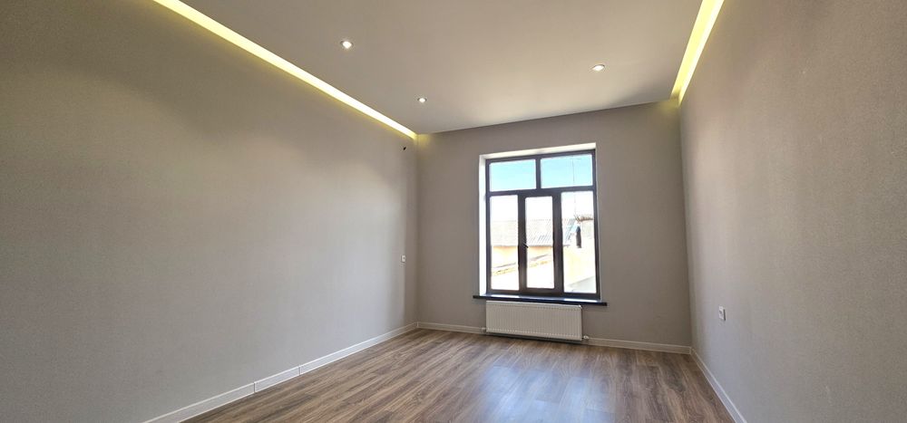 Kirib yashashga tayyor 3.5 sotix uy sotiladi. Uy egasiman.