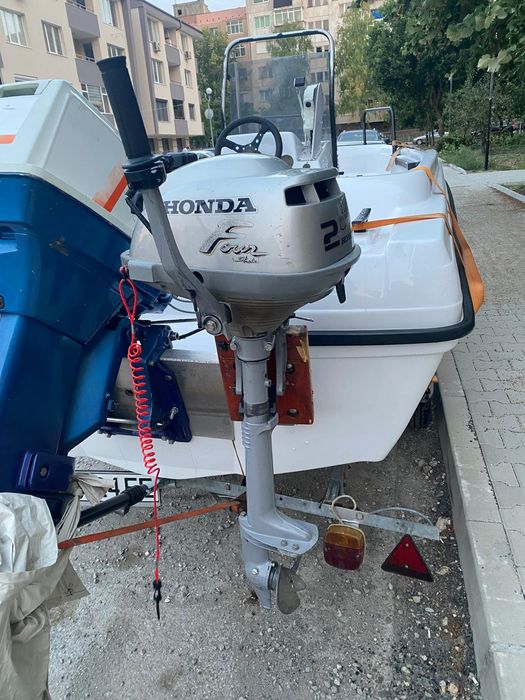 Honda 2 four-stroke