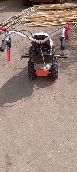 Vând sau schimb motocositoare de masă nouă