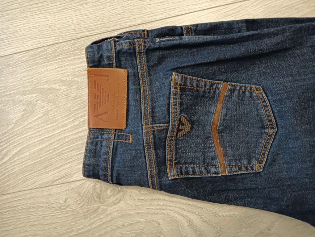 Vând bluza jeans M și blugi