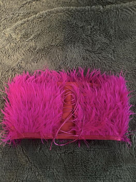 Топ по модел на Nikole Collection