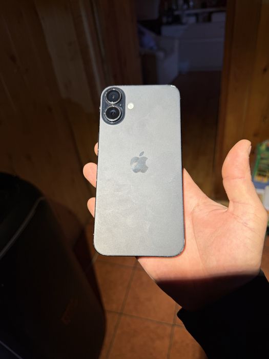 iPhone 16 Plus – 128 GB de vânzare utilizat aspect 7/10 94% baterie