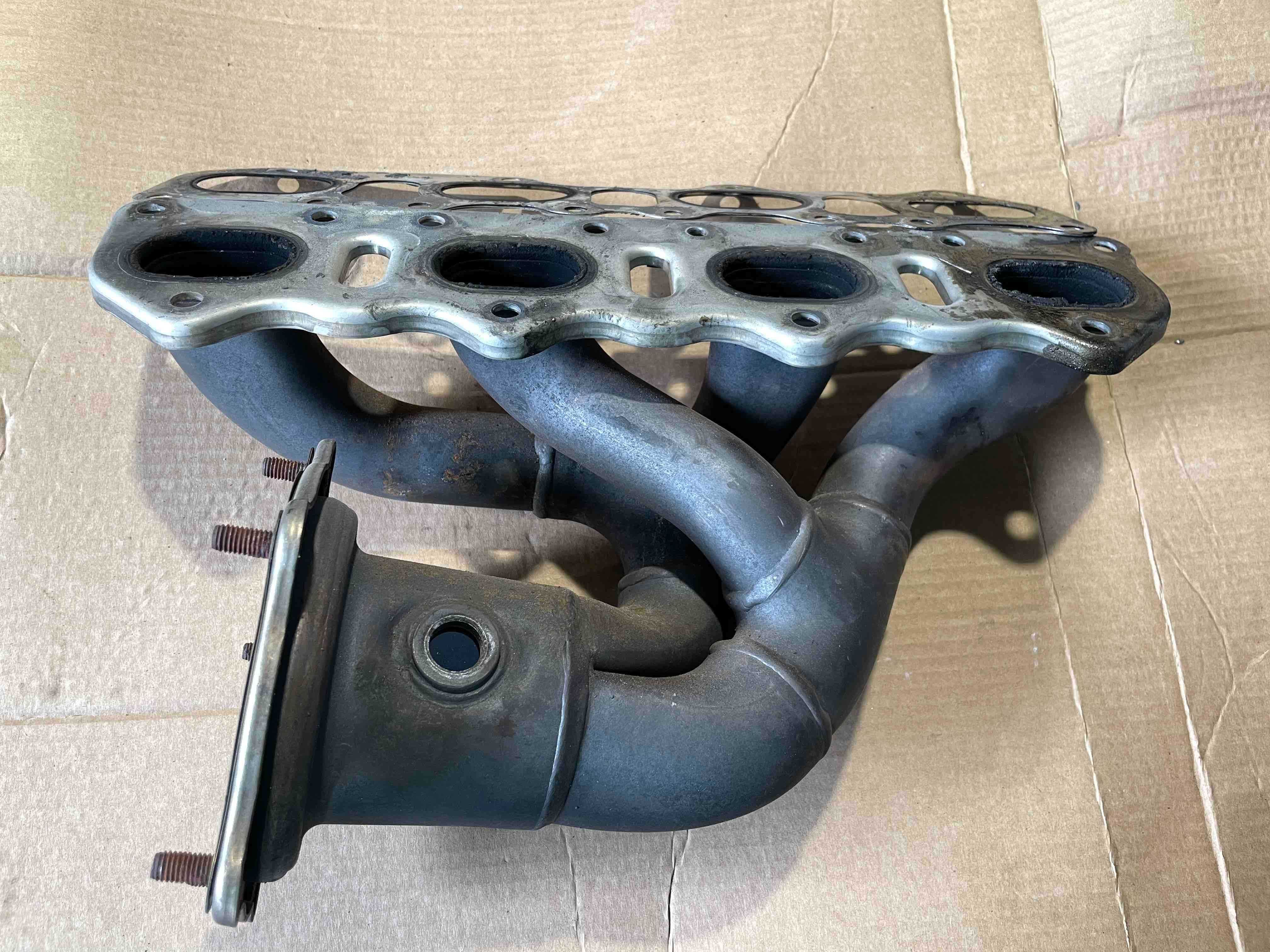 Изпускателен Колектор Ляв 1-05648.11/14 Porsche Cayenne 957 4,8I V8