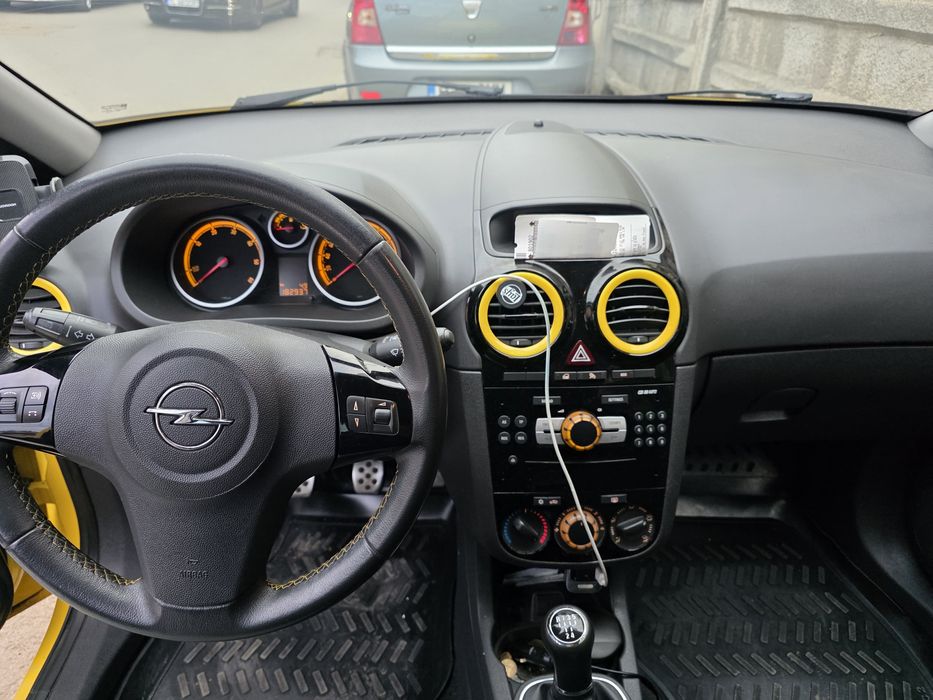 Opel Corsa D 1.3 BLACK EDITION