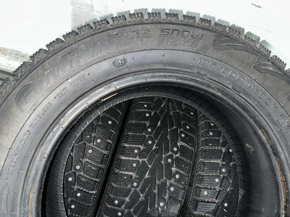 Продам зимние шины 185/60 R14.