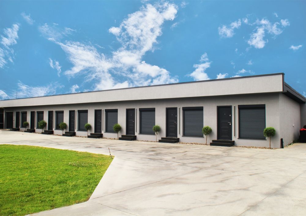 Cazare | LUX Regim Hotelier Bals , camere cazare piscina