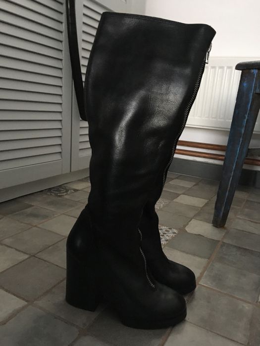 Cizme interesante, purtate o singura data