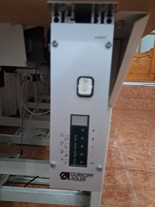 Mașini de cusut/6la număr