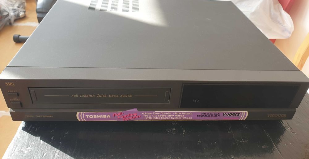 Видеомагнитофон Toshiba V-109CZ кассетный