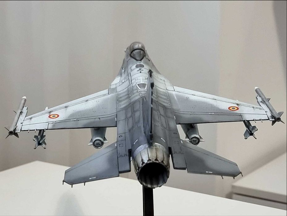 Avion F-16 A 1607 Romanesc scara 1:48