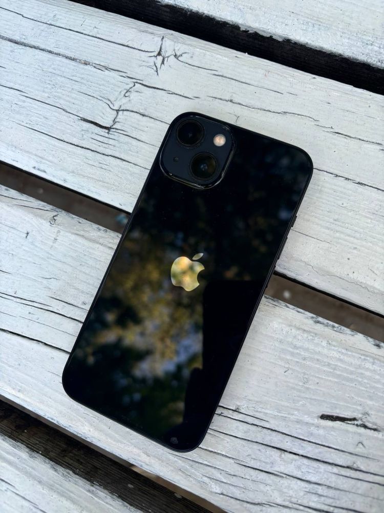 iPhone 13 с хорошим состоянием